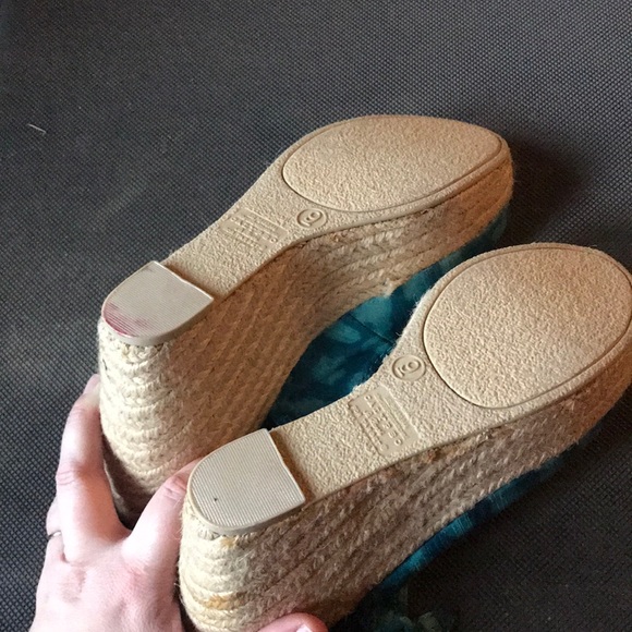 Calypso St Barth’s for 🎯 Tropical Espadrilles - Picture 2 of 3